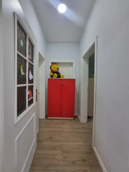 Tirane, jepet me qera apartament Kati 2, 180 m² (Blloku)