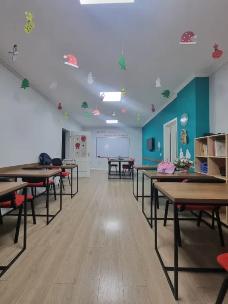 Tirane, jepet me qera apartament Kati 2, 180 m² (Blloku)