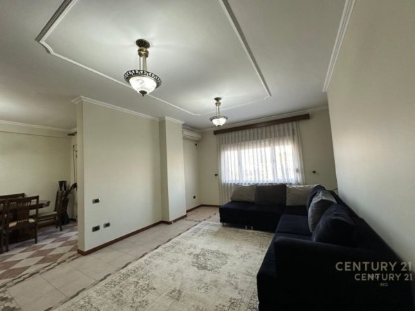 Tirane, jepet me qera apartament 3+1+Aneks+Ballkon Kati 3, 138 m² 850 € (Bulevardi Zogu I)