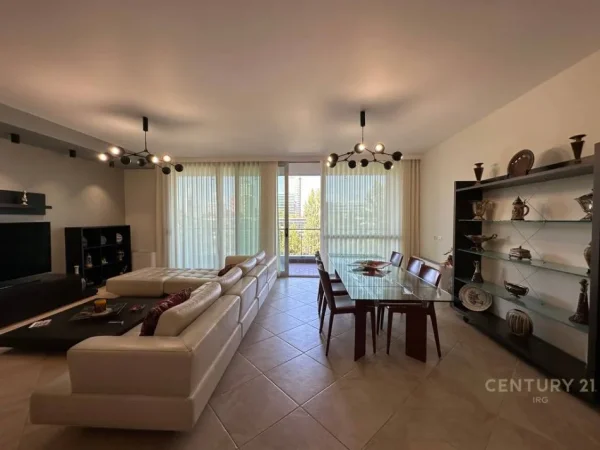 Tirane, jepet me qera apartament 3+1 Kati 4, 215 m² 3.000 € (Etc)