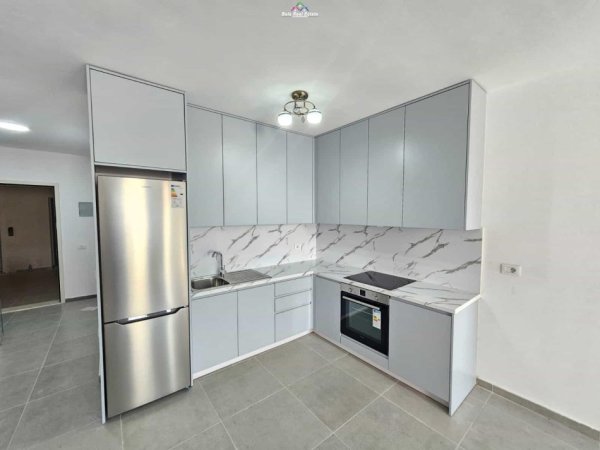 Tirane, jepet me qera apartament 2+1 Kati 7, 95 m² 700 € (teodor keko)