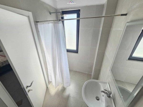 Tirane, jepet me qera apartament 2+1 Kati 7, 95 m² 700 € (teodor keko)