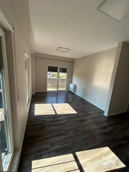 Tirane, shitet apartament 2+1+Aneks+Ballkon Kati 1, 88 m² 230.000 €