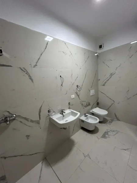 Tirane, shitet apartament 2+1+Aneks+Ballkon Kati 1, 88 m² 230.000 €