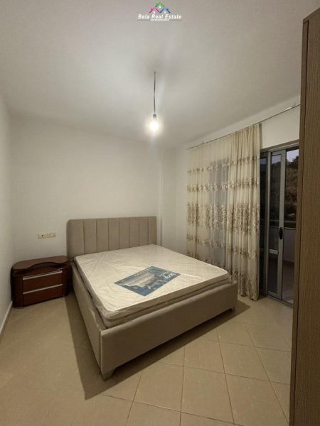 Tirane, jepet me qera apartament 1+1+Ballkon Kati 5, 60 m² 380 € (fresk)