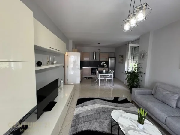 Tirane, jepet me qera apartament 2+1 Kati 10, 125 m² 1.200 € (Pallati Brigada 8)