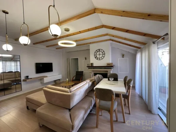 Tirane, jepet me qera apartament 1+1+Ballkon Kati 10, 120 m² 700 € (Komuna Parisit)