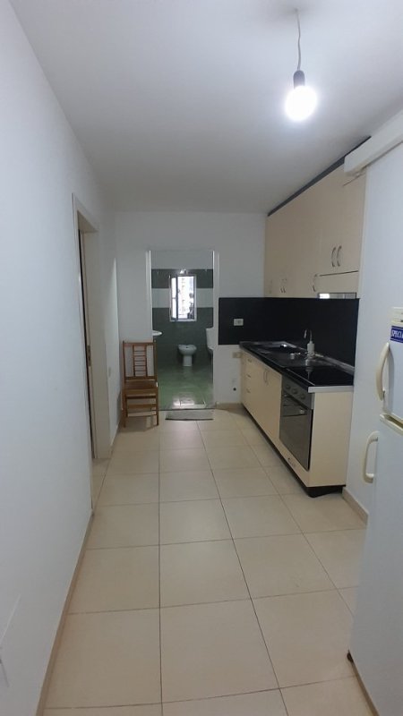 Tirane, jepet me qera apartament 1+1+Ballkon Kati 5, 69 m² 420 € (3 minuta nga KUPOLA Laprake)