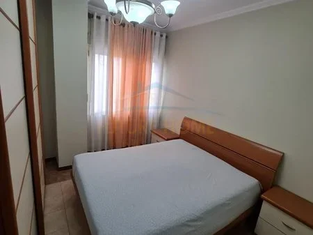 Tirane, shitet apartament 3+1+Ballkon Kati 3, 138 m² 