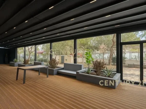 Tirane, jepet me qera ambjent biznesi Kati 0, 727 m² 15.000 € (Ish-Ekspozita)