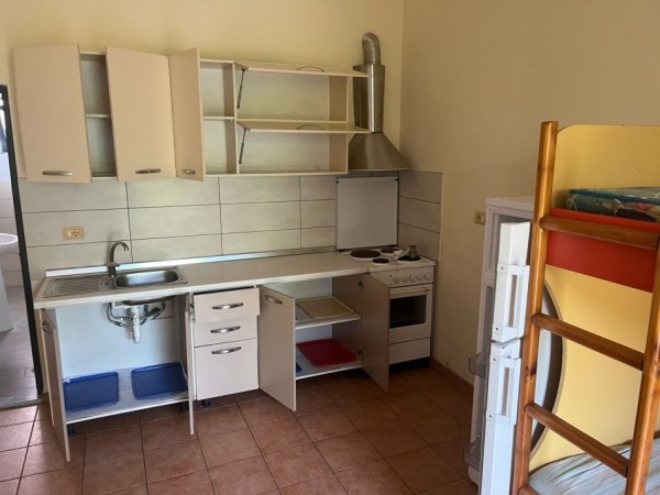 Tirane, jap me qera garsonier Kati 1, 25 m² 160 € (Rruga 7 marsi)