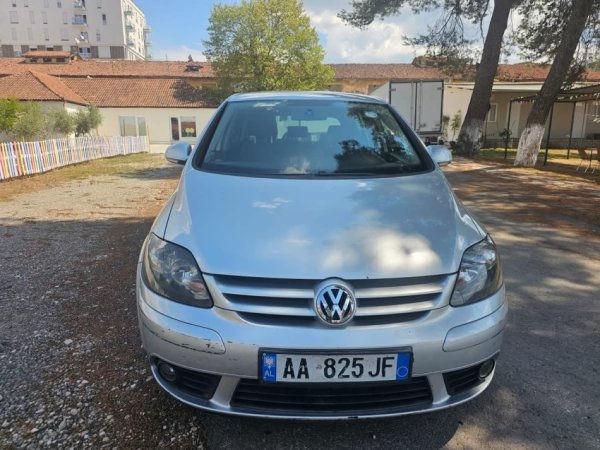 Tirane, shes makine Volswagen Nafte, gri metalizato automatik Kondicioner 2.500 €