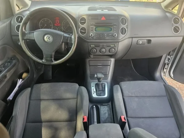 Tirane, shes makine Volswagen Nafte, gri metalizato automatik Kondicioner 2.500 €