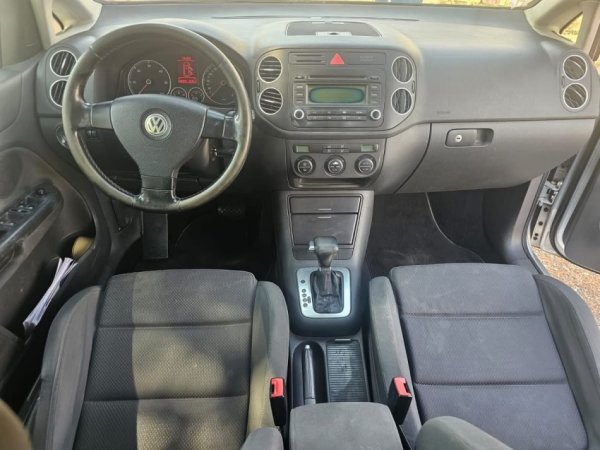 Tirane, shes makine Volswagen Nafte, gri metalizato automatik Kondicioner 2.500 €