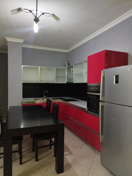 Tirane, jepet me qera apartament 2+1+Ballkon Kati 3, 90 m² 480 € (Rruga Kadri Roshi, Yzberisht, Tirane)