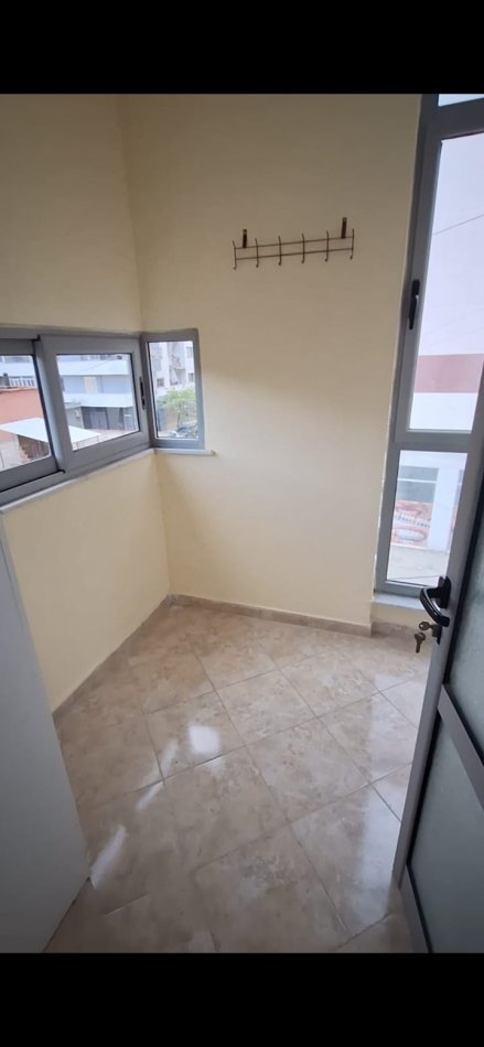 Tirane, jepet me qera apartament 1+1 Kati 3, 65 m² 400 € (ASTIR VILA L, NELA 5)