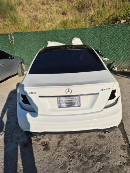 Vlore, shes Benzin, e bardhë automatik shitet me pjese