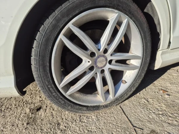 Vlore, shes Benzin, e bardhë automatik shitet me pjese