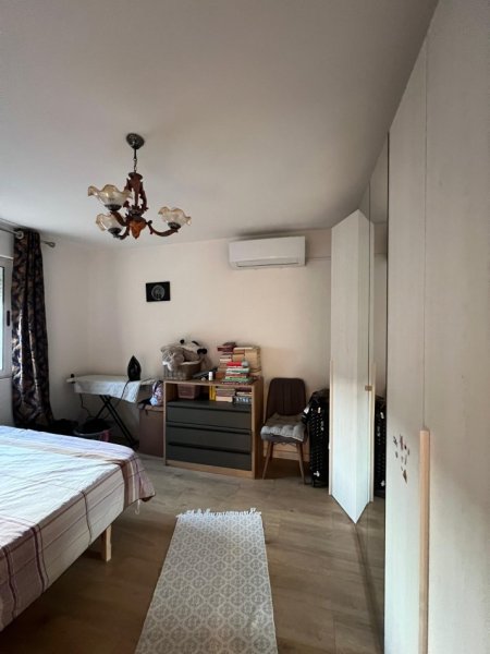 Jepet me Qera Apartament 1+1 Afer Stacionit të Trenit, Kati 4, 60 m² 450 €URO