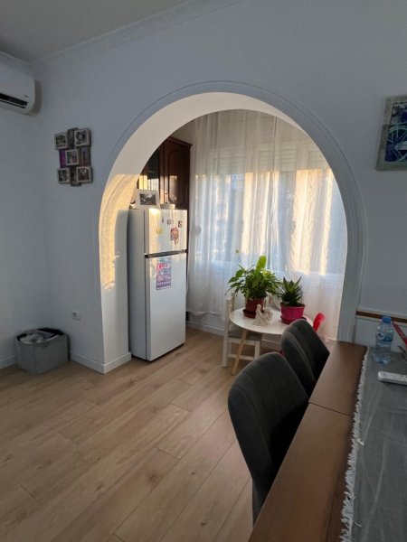 Jepet me Qera Apartament 1+1 Afer Stacionit të Trenit, Kati 4, 60 m² 450 €URO