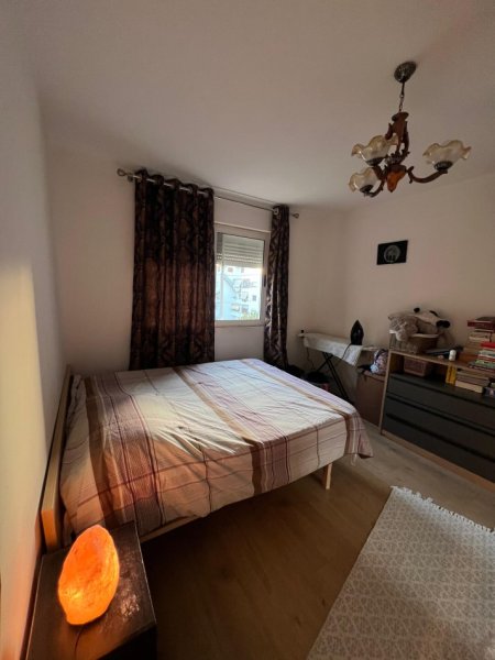 Jepet me Qera Apartament 1+1 Afer Stacionit të Trenit, Kati 4, 60 m² 450 €URO