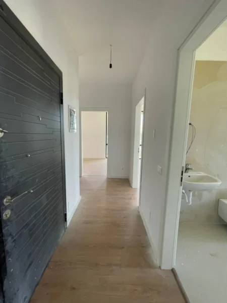 Tirane, shitet apartament 2+1+Ballkon , 126 m² 198.606 € 