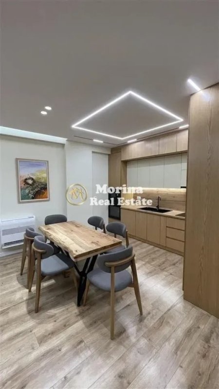 Tirane, jepet me qera apartament 2+1+Ballkon Kati 5, 116 m² 1.600 € (Liqeni i Thate)