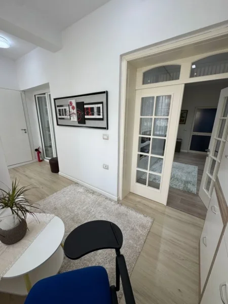 Tirane, shes apartament 1+1 Kati 6, 75 m² 120.000 € (Kombinat)