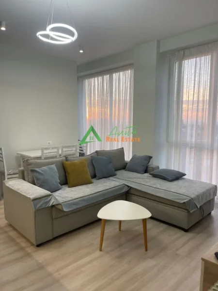 Tirane, jepet me qera apartament 1+1+Ballkon+post Parkimi, i pa banuar me pare 650 € (Rruga Riza Cerova)