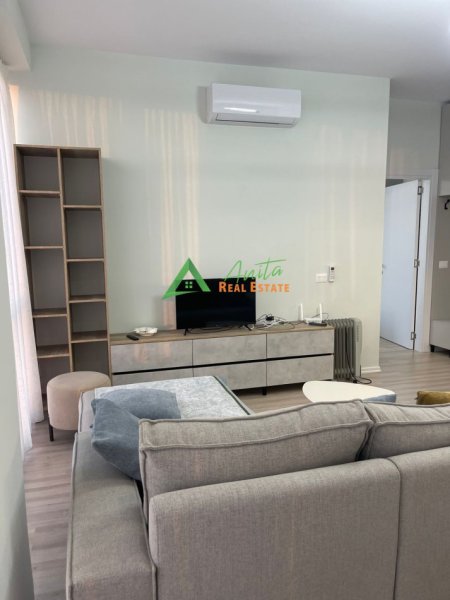 Tirane, jepet me qera apartament 1+1+Ballkon+post Parkimi, i pa banuar me pare 800 € (Rruga Riza Cerova)