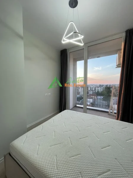 Tirane, jepet me qera apartament 1+1+Ballkon+post Parkimi, i pa banuar me pare 650 € (Rruga Riza Cerova)