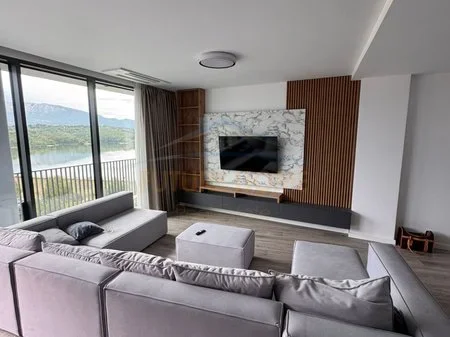 Tirane, jepet me qera apartament 2+1 Kati 9, 125 m² 1.800 € 