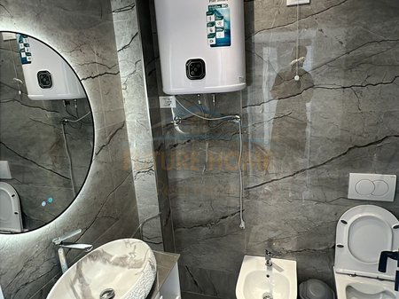 Tirane, jepet me qera apartament 2+1 Kati 9, 125 m² 1.800 € 