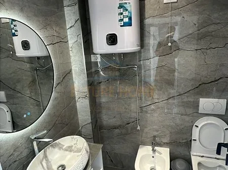 Tirane, jepet me qera apartament 2+1 Kati 9, 125 m² 1.800 € 