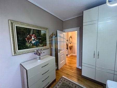Tirane, jepet me qera apartament 2+1 Kati 9, 73 m² 1.000 € 