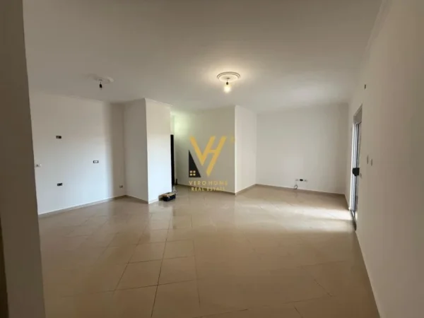 Fier, shitet apartament 2+1+Ballkon Kati 7, 110 m²  8.800.000 LEKE (FIER)