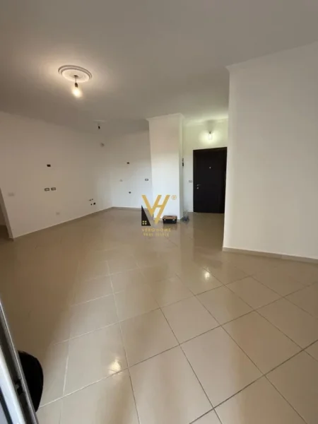 Fier, shitet apartament 2+1+Ballkon Kati 7, 110 m²  8.800.000 LEKE (FIER)