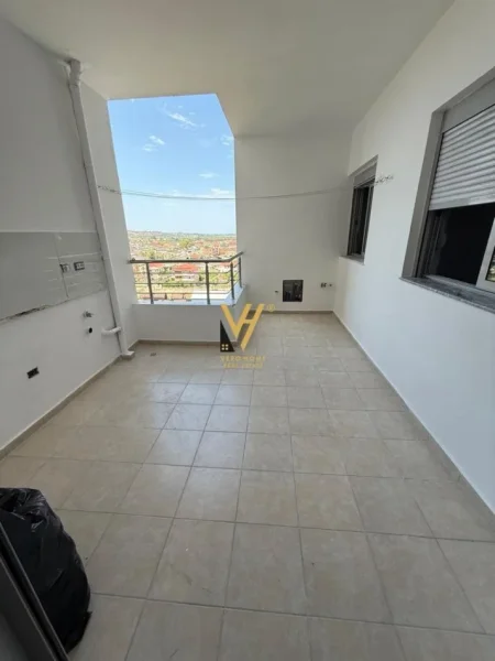 Fier, shitet apartament 2+1+Ballkon Kati 7, 110 m²  8.800.000 LEKE (FIER)