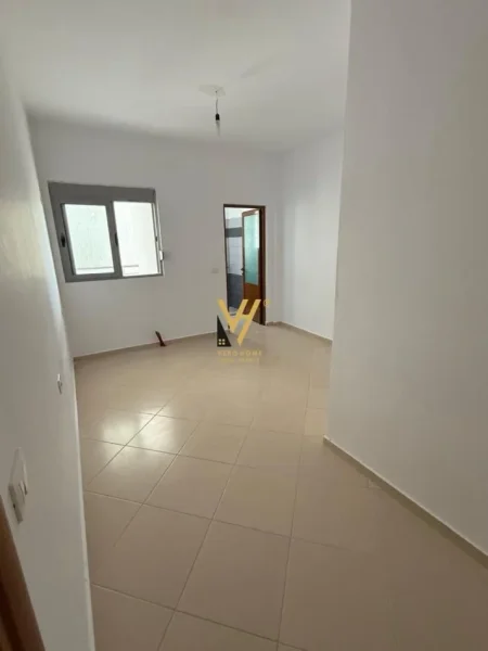 Fier, shitet apartament 2+1+Ballkon Kati 7, 110 m²  8.800.000 LEKE (FIER)