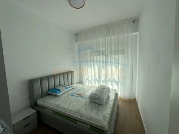 Tirane, jepet me qera apartament 1+1+Ballkon Kati 6, 60 m² 450 € (Ali Demi, Tiranë)
