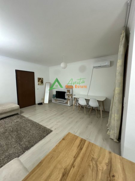 Tirane, jepet me qera apartament 1+1+Ballkon Kati 1, 65 m² 47 000 Leke(Kopshti Botanik)