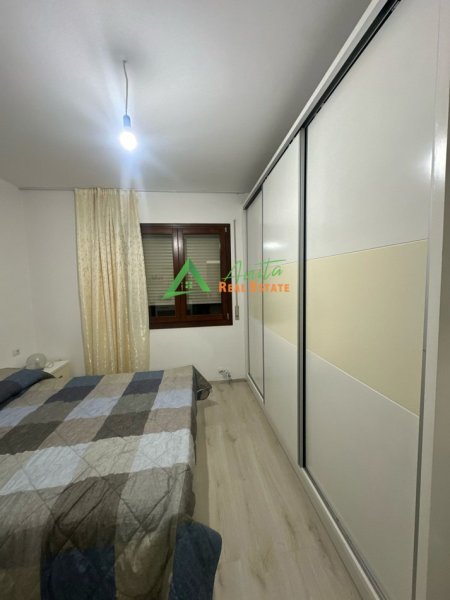 Tirane, jepet me qera apartament 1+1+Ballkon Kati 1, 65 m² 47 000 Leke(Kopshti Botanik)