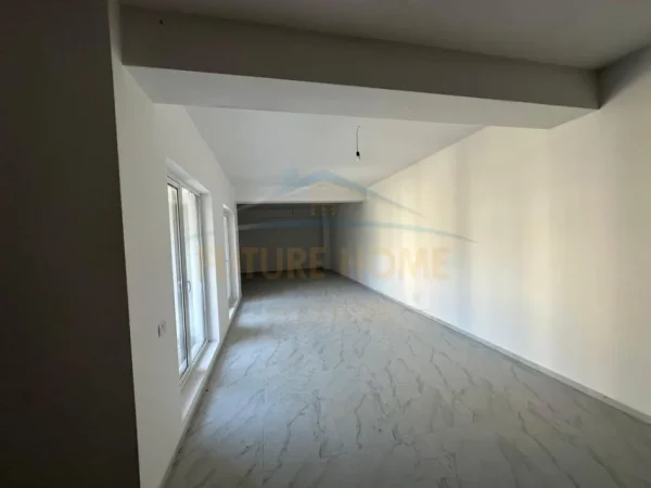 Tirane, jepet me qera ambjent biznesi Kati 0, 385 m² 2.500 € (Kompleksi Kaimi, Ali Demi)