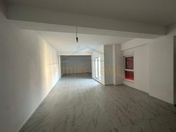 Tirane, jepet me qera ambjent biznesi Kati 0, 291 m² 2.000 € (Kompleksi Kaimi, Ali Demi)