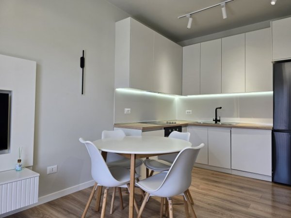 Tirane, shitet apartament 2+1+Ballkon Kati 2, 85 m² 230.000 € (Kodra e Diellit)