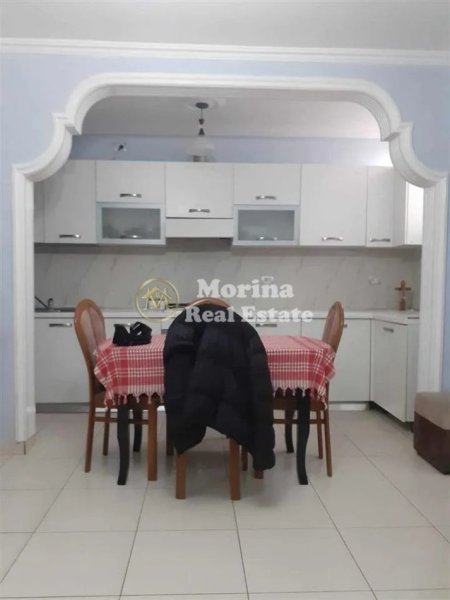 Tirane, jepet me qera apartament 1+1 Kati 2, 55 m² 400 € (Kinostudio)