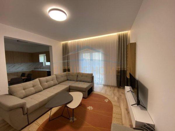 Tirane, jepet me qera apartament 3+1 Kati 2, 120 m² 700 € 