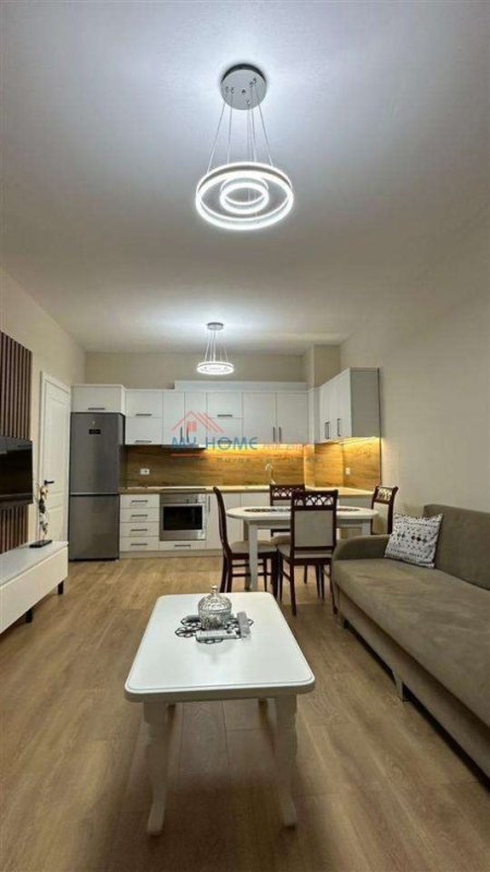 Tirane, jepet me qera apartament 1+1+Ballkon Kati 3, 70 m² 600 € (5 Maji)