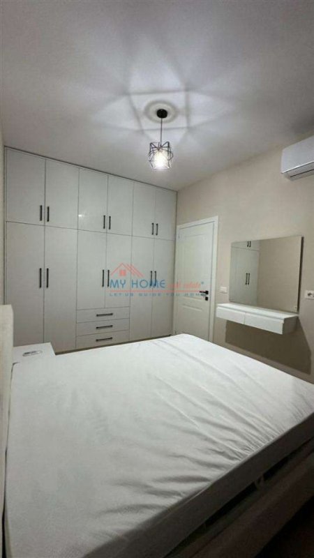 Tirane, jepet me qera apartament 1+1+Ballkon Kati 3, 70 m² 600 € (5 Maji)