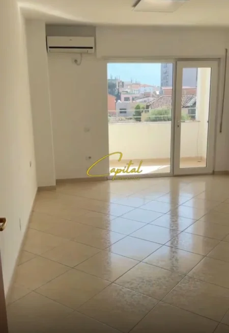 Tirane, jepet me qera zyre Kati 2, 128 m² 500 € (RRUGA SIRI KODRA)